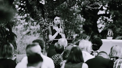 Instant Précieux by A.R, Organisateur de Mariage à Saint-Eusèbe