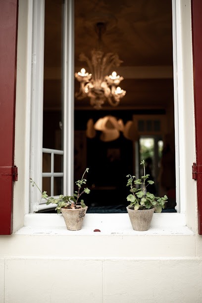 Madame est couturière - Robes de mariée, Boutique de Mariage à Bordeaux