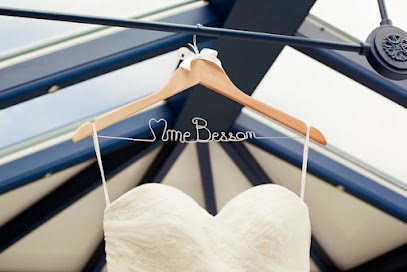 Lovand : cintres mariages personnalisés, Boutique de Mariage au Puy-Sainte-Réparade